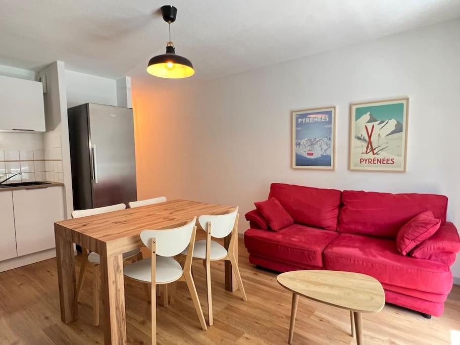 Kuchyňa alebo kuchynka v ubytovaní T3 centre ville avec parking, balcon et wifi. 5P.