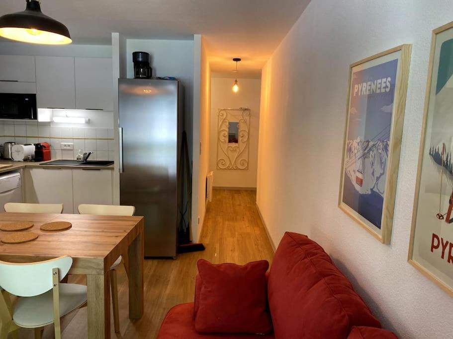 Kuchyňa alebo kuchynka v ubytovaní T3 centre ville avec parking, balcon et wifi. 5P.