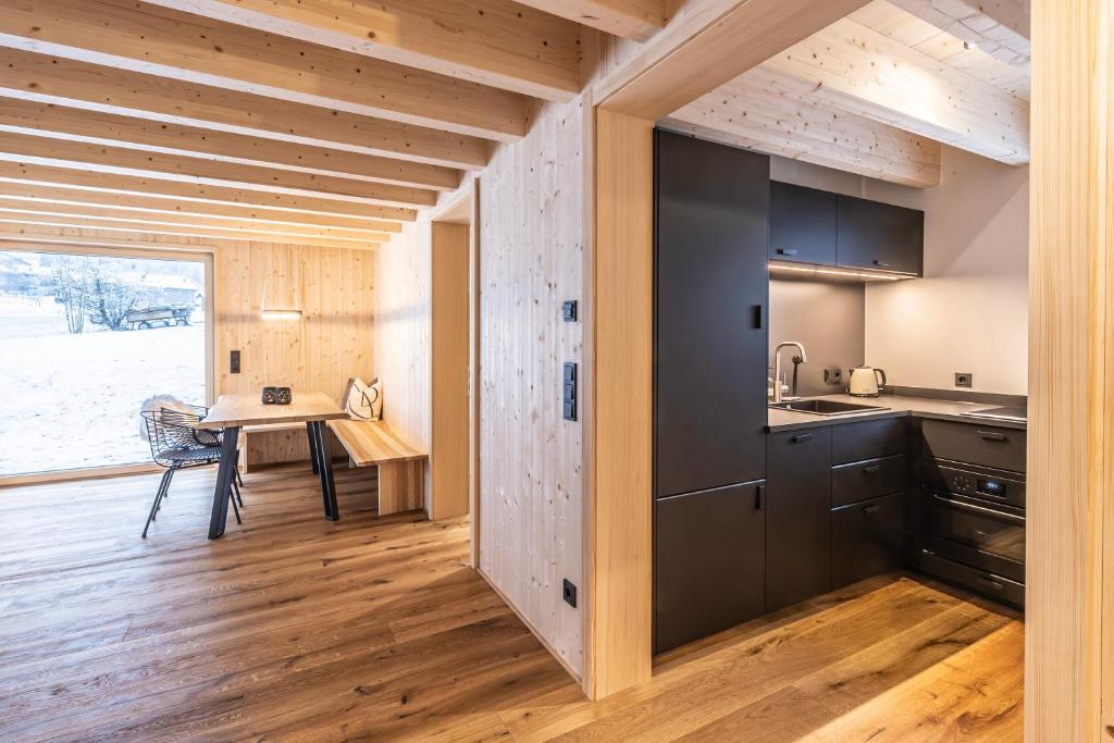 Kuchyň nebo kuchyňský kout v ubytování Haus im WALDner