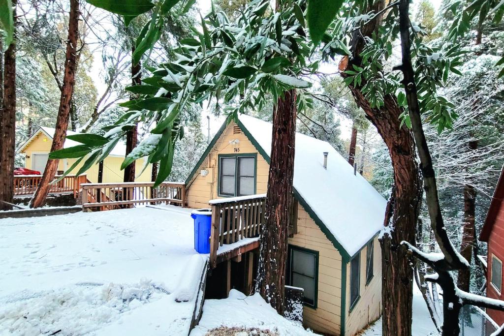 Crestline – Photos 3