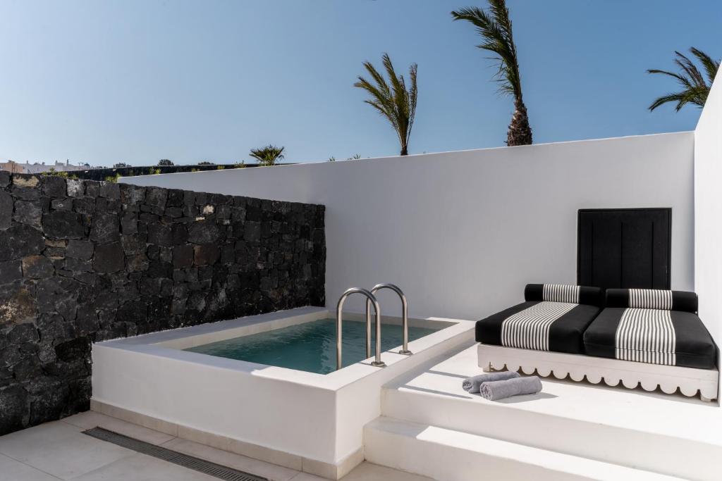 Cresanto Luxury Suites - 7