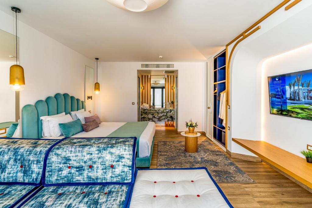 Cresanto Luxury Suites - 9