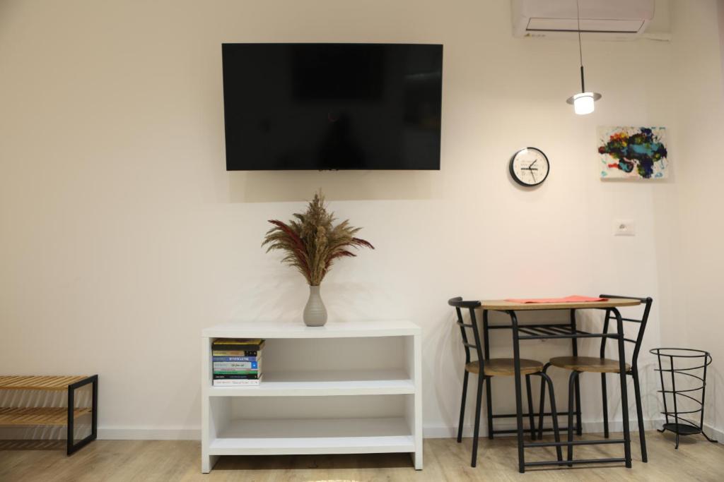 Blloku Studio Apartament - Image 5