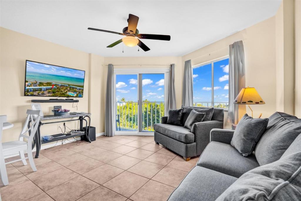 Apartment Views at Ocean Pointe, Tavernier, USA