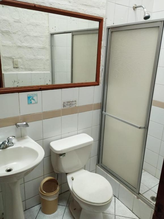 Koupelna v ubytování Hostal La Catolica