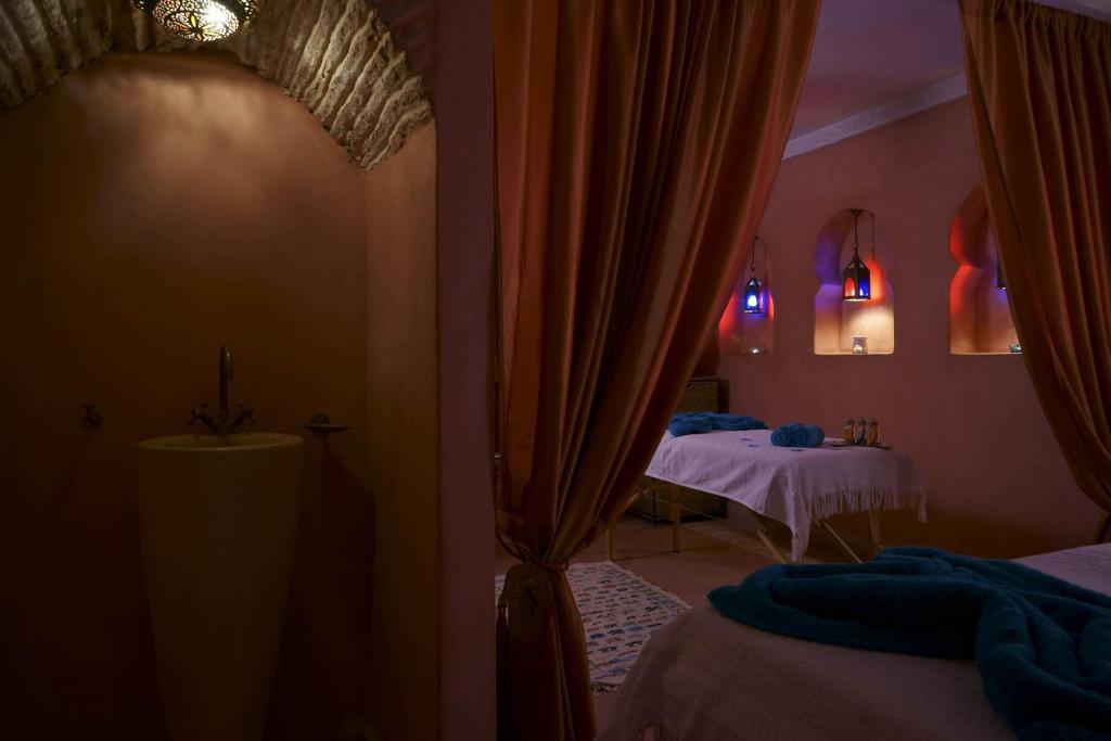 Postel nebo postele na pokoji v ubytování Riad Turquoise
