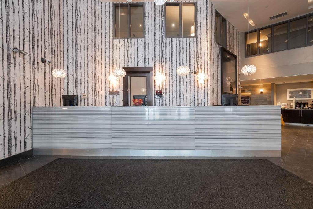 Sandman Signature Edmonton South Hotel - Resim 3