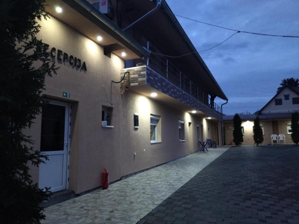 Budova, kde se bed and breakfast nachází