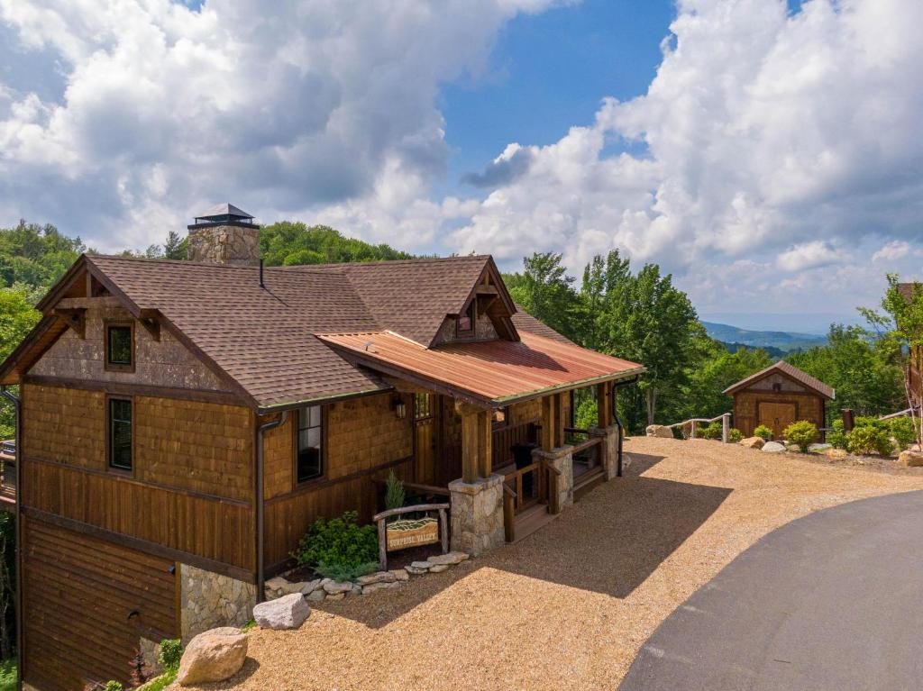 Surprise Valley at Eagles Nest, Banner Elk (updated prices 2024)