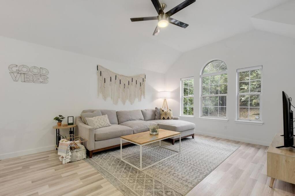 *The GoodVibes House*Playground*DogFriendly* - Housity