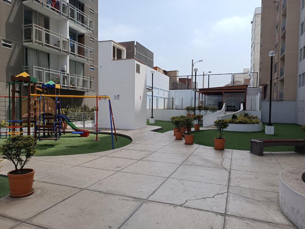 Dječje igralište u objektu Cómodo departamento en Breña