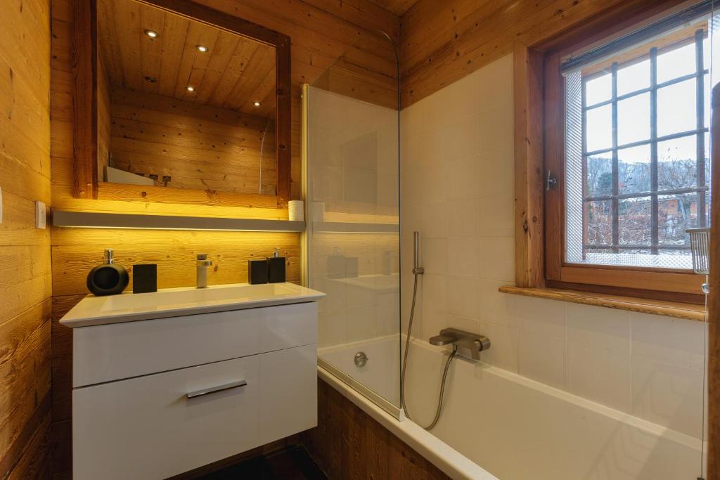 Łazienka w obiekcie Chalet de l'Alpage - Happy Rentals