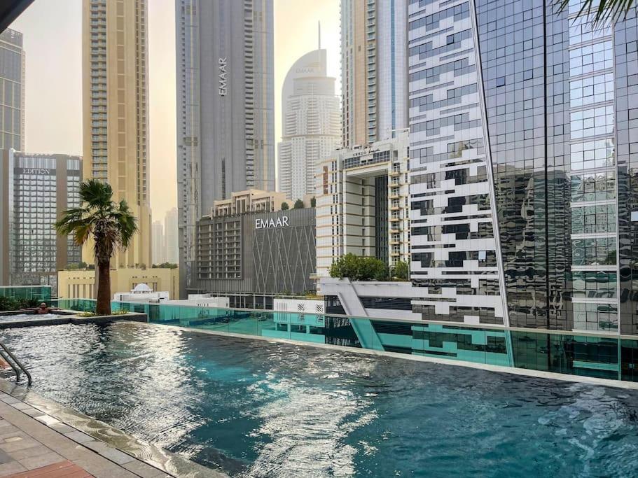 Lovely studio apartment with pool in Downtown (UAE Dubai)