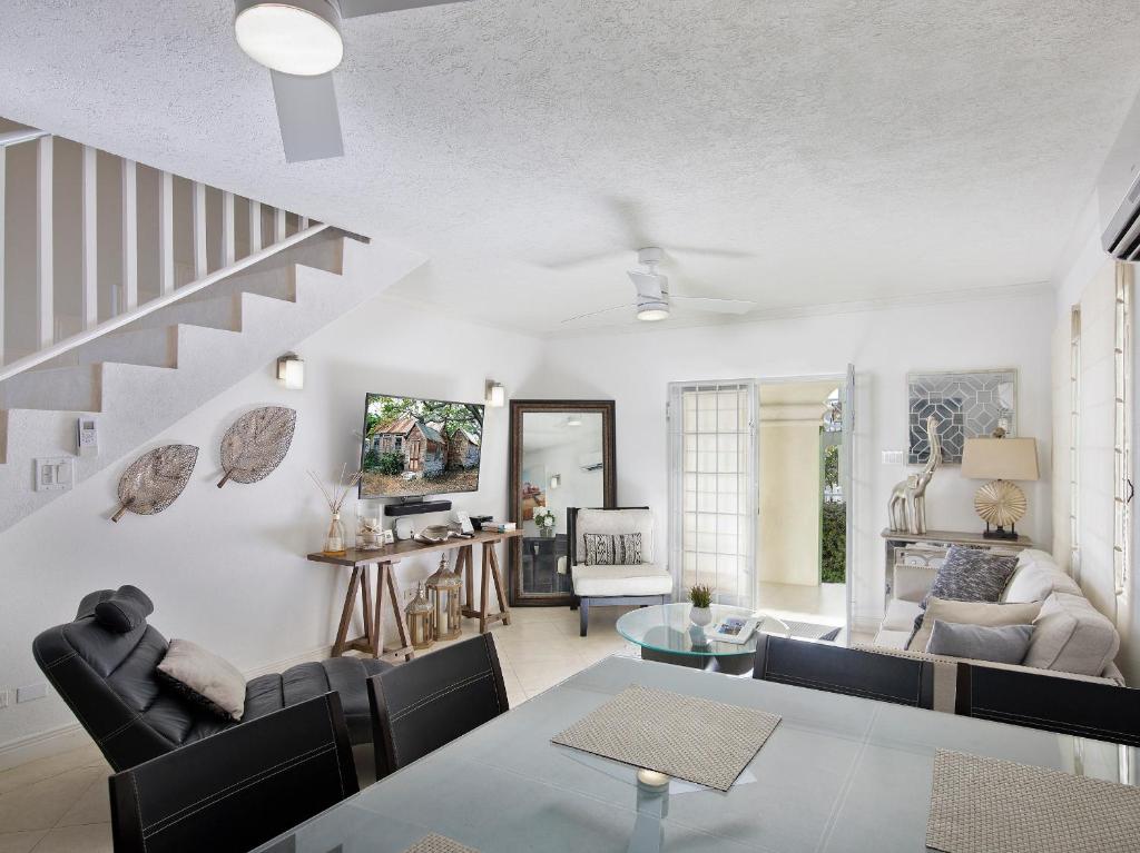 This property in centrally located in a quiet residential neighbourhood