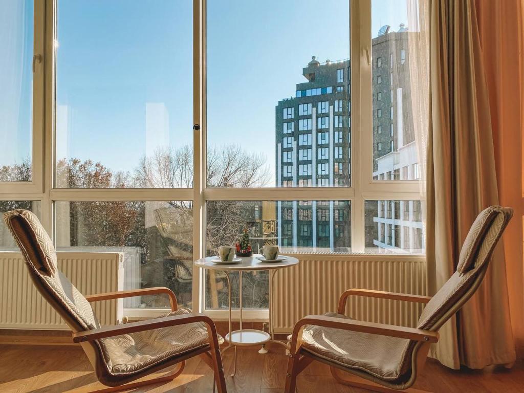 ภาพในคลังภาพของ Panoramic Loft Apartment ในคีชีเนา