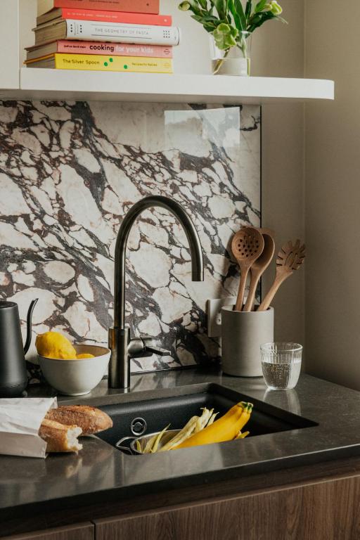 Att I Kvadraturen - Resim 24