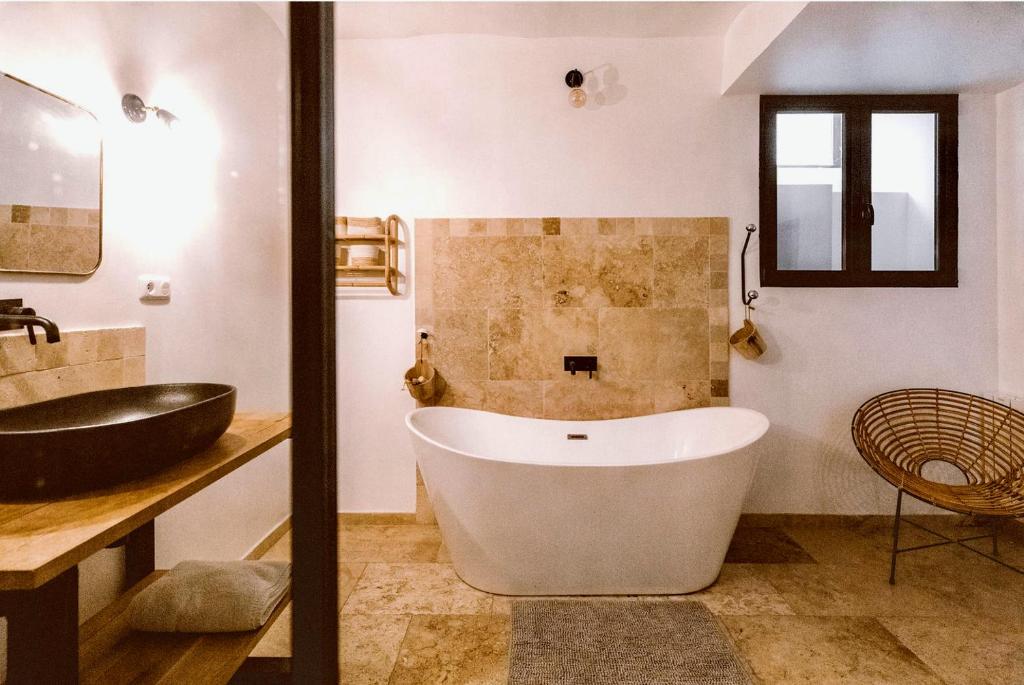Fotografia z galérie ubytovania Superb loft featuring garden, sauna and private pool v destinácii Marseille