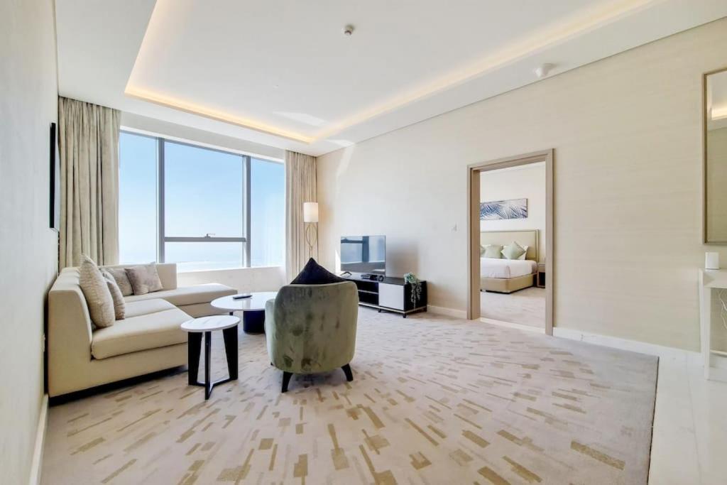 Palm Tower – Vacationer