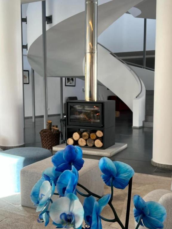 Uma área de estar em Boticas Hotel Art & SPA