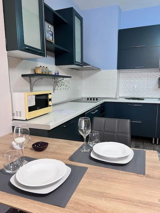 Cozy Small 1Bdr Apartment - Image 4