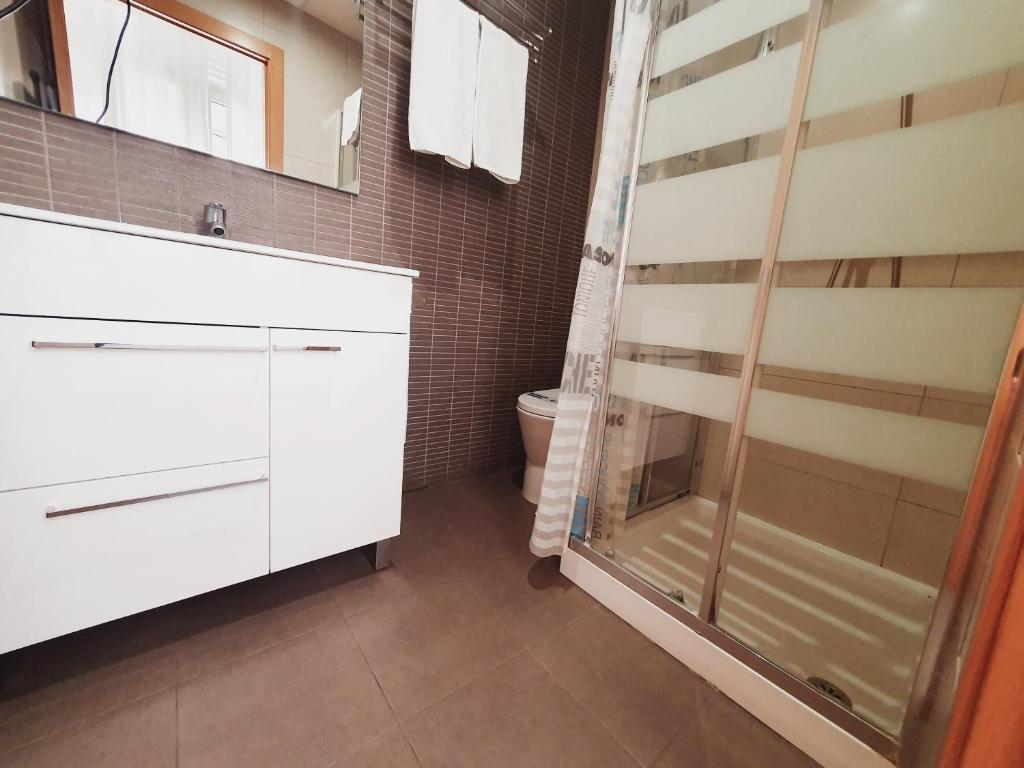 A bathroom at Luxury Apartments Puerto Valencia