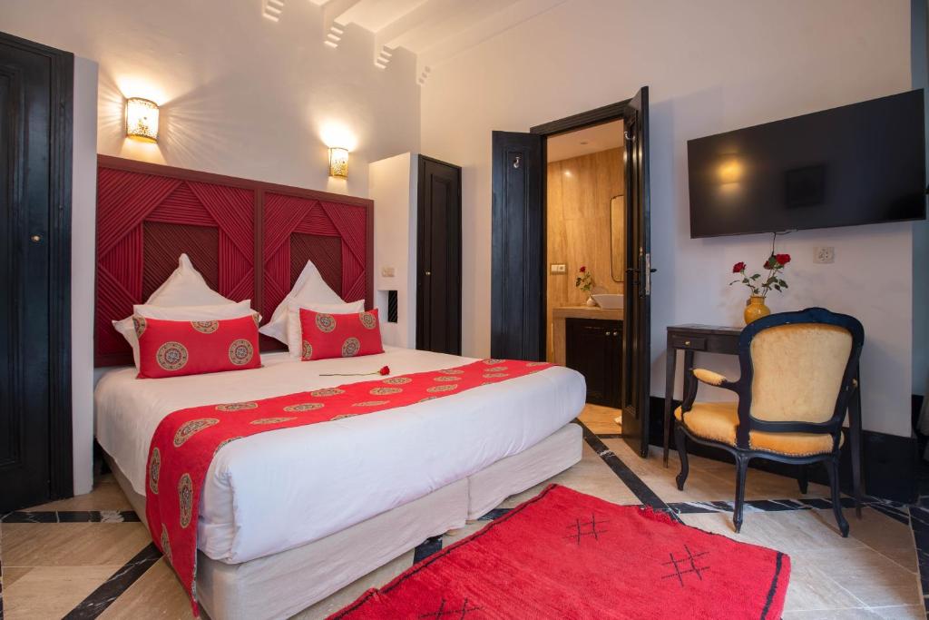 Postel nebo postele na pokoji v ubytování Riad & Spa Azzouz