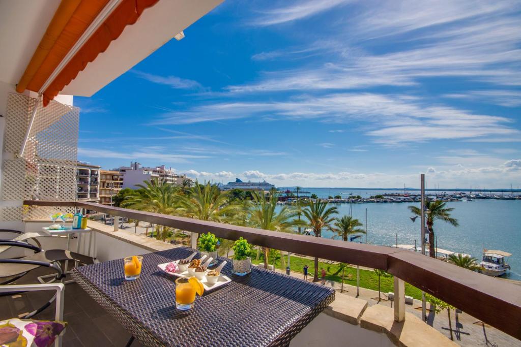 Балкон або тераса в Ideal Property Mallorca - Blue Palm Beach