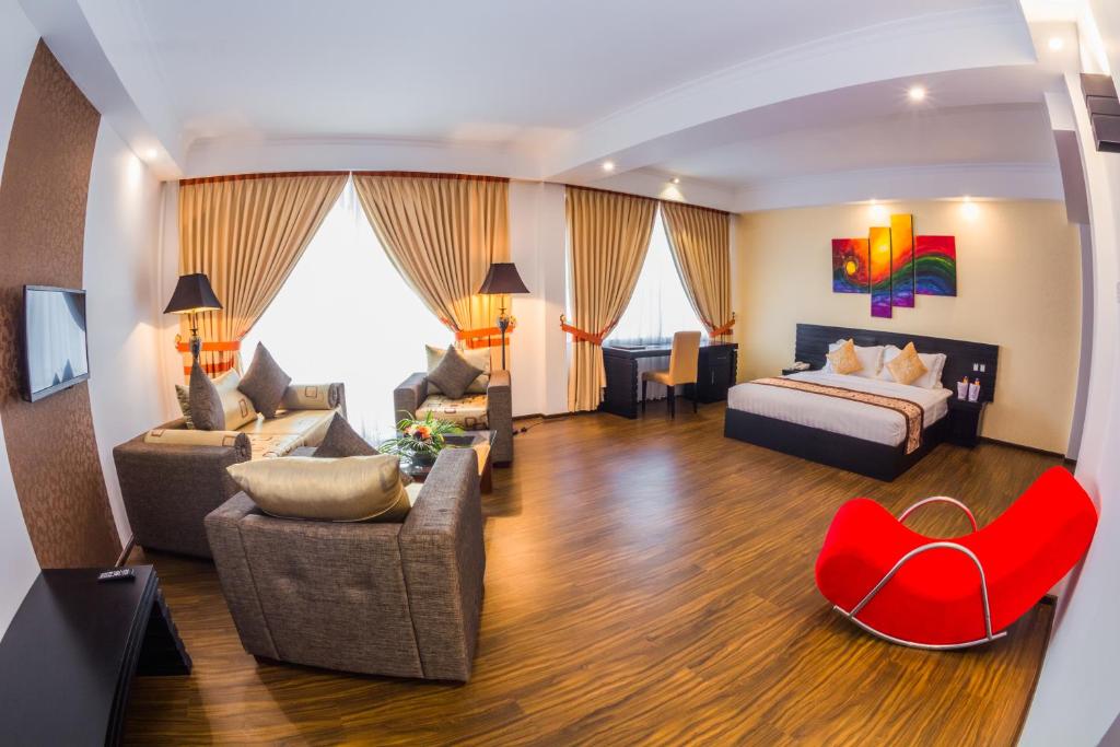 Posezení v ubytování The Covanro Airport Hotel - Katunayake