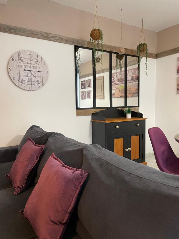 Lilas, Dahlia, Palme Bleue - Two-Bedroom House