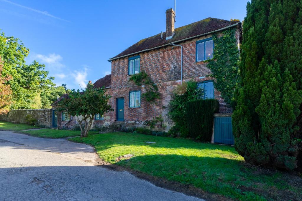 Ivy Cottage, Groombridge (updated prices 2024)