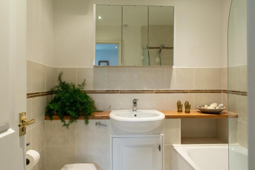 Apsley Guest Rooms - Habitación Doble Con Baño Privado Externo
