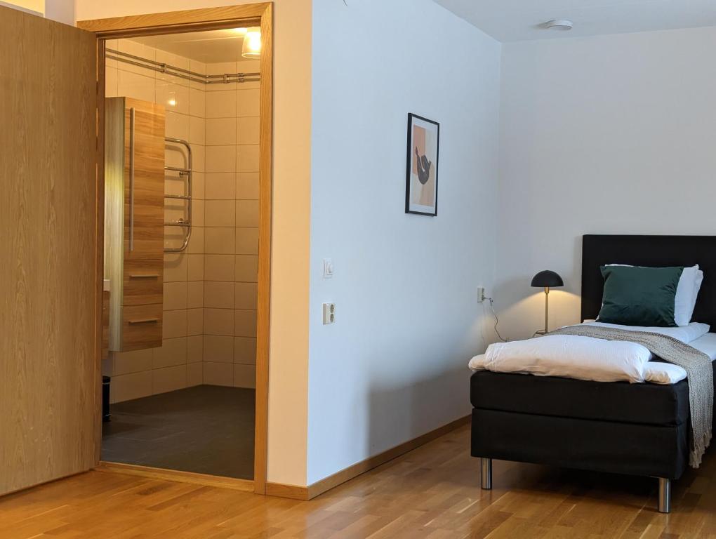 Postel nebo postele na pokoji v ubytování Hotell Bro