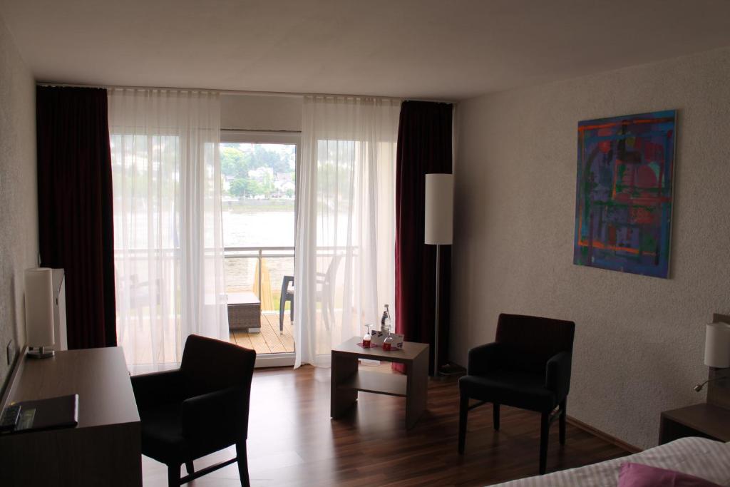 RheinHotel ARTE - Superior Double Room With Terrace With Rhine View