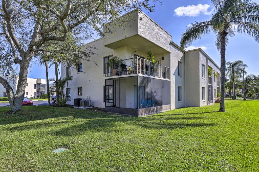 FirstFloor Cape Canaveral Condo, Near Beach!, Cape Canaveral (updated