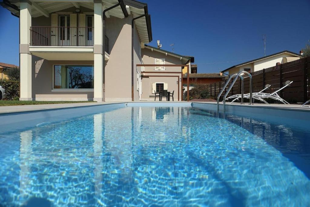 Booking.com: Villa Zarina , Peschiera del Garda, Italia . Prenota ora il  tuo hotel!