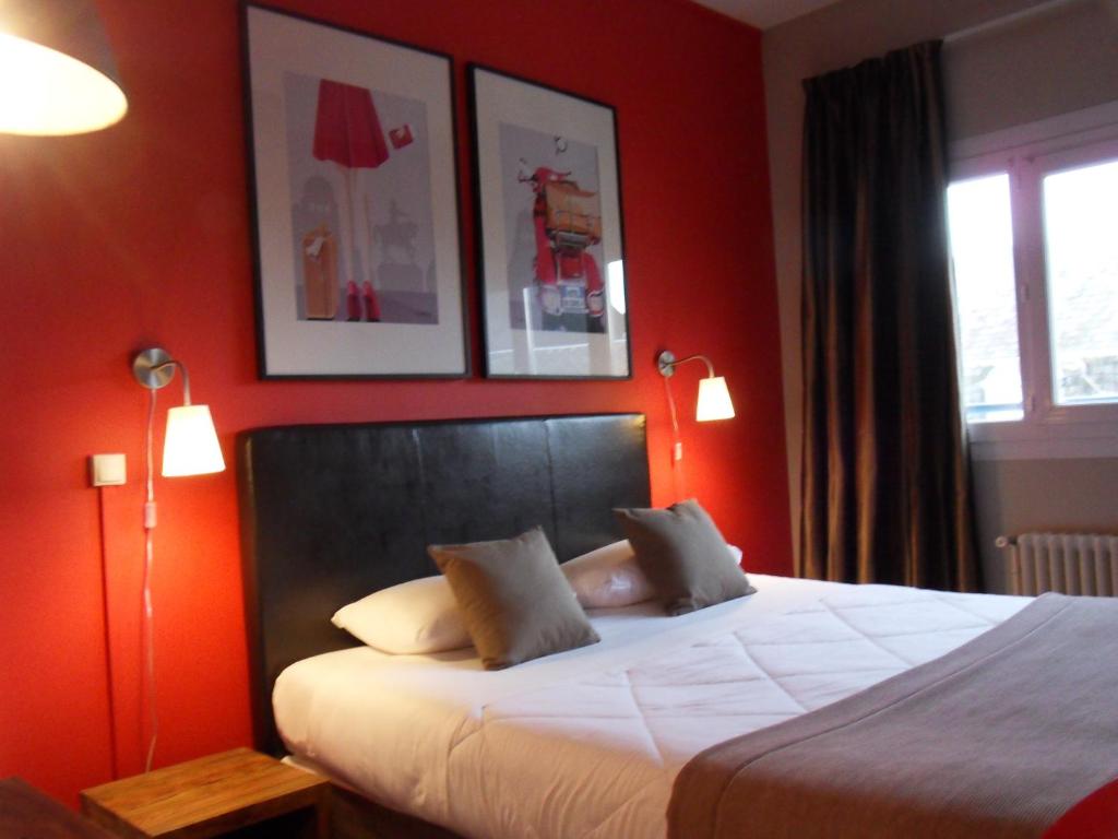 Postel nebo postele na pokoji v ubytování Hotel Des Cedres