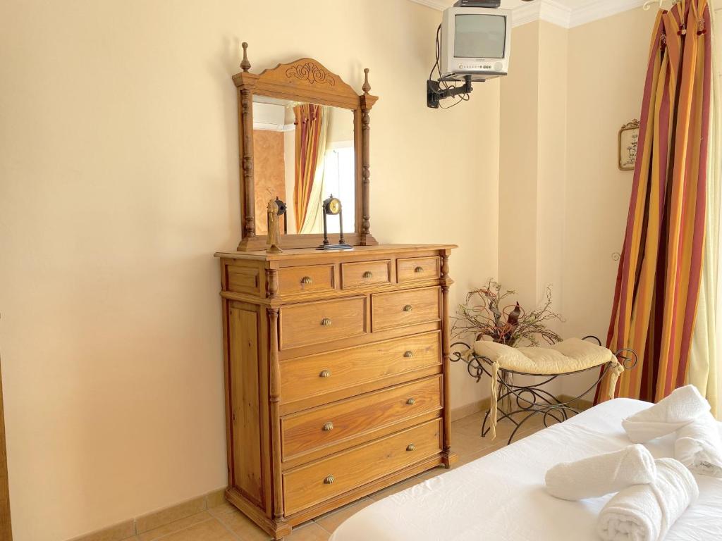 Postel nebo postele na pokoji v ubytování Villa Mirto Private Pool Casasol