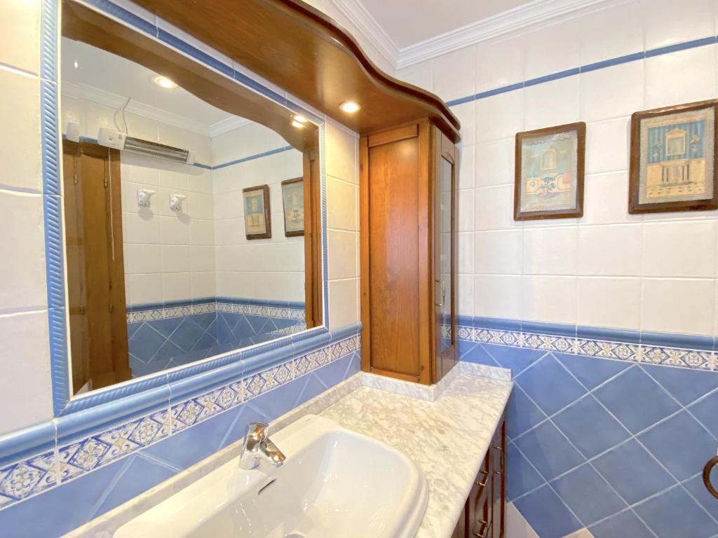 Koupelna v ubytování Villa Mirto Private Pool Casasol