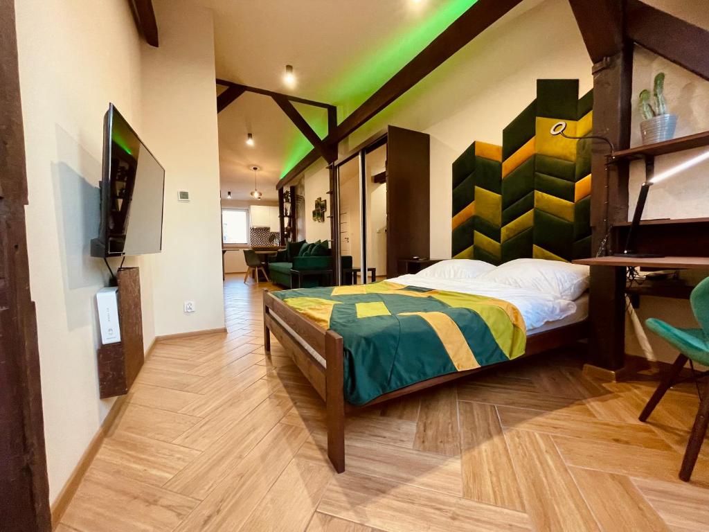 Long Attic Studio - 18