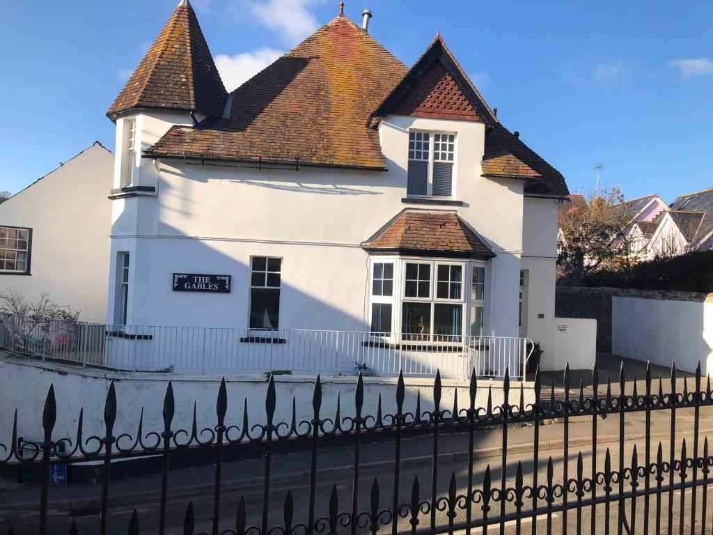 Flat 4 The Gables, Lyme Regis (updated prices 2024)