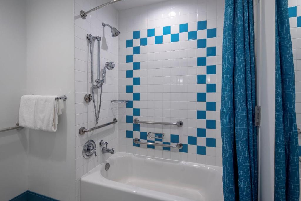 Universal's Cabana Bay Beach Resort - 