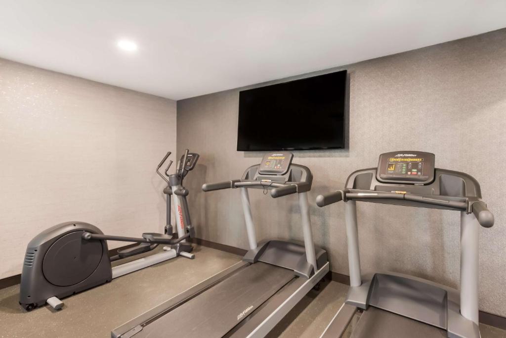 Fitness centrum a/nebo fitness zařízení v ubytování Best Western Fishkill Inn & Suites