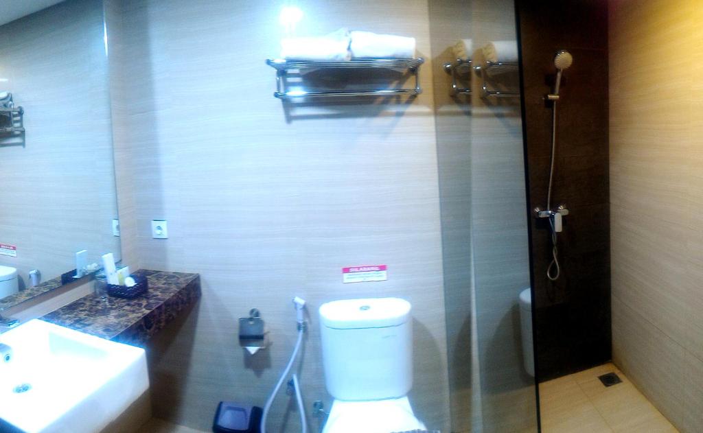Koupelna v ubytování Harmoni Hotel Garut