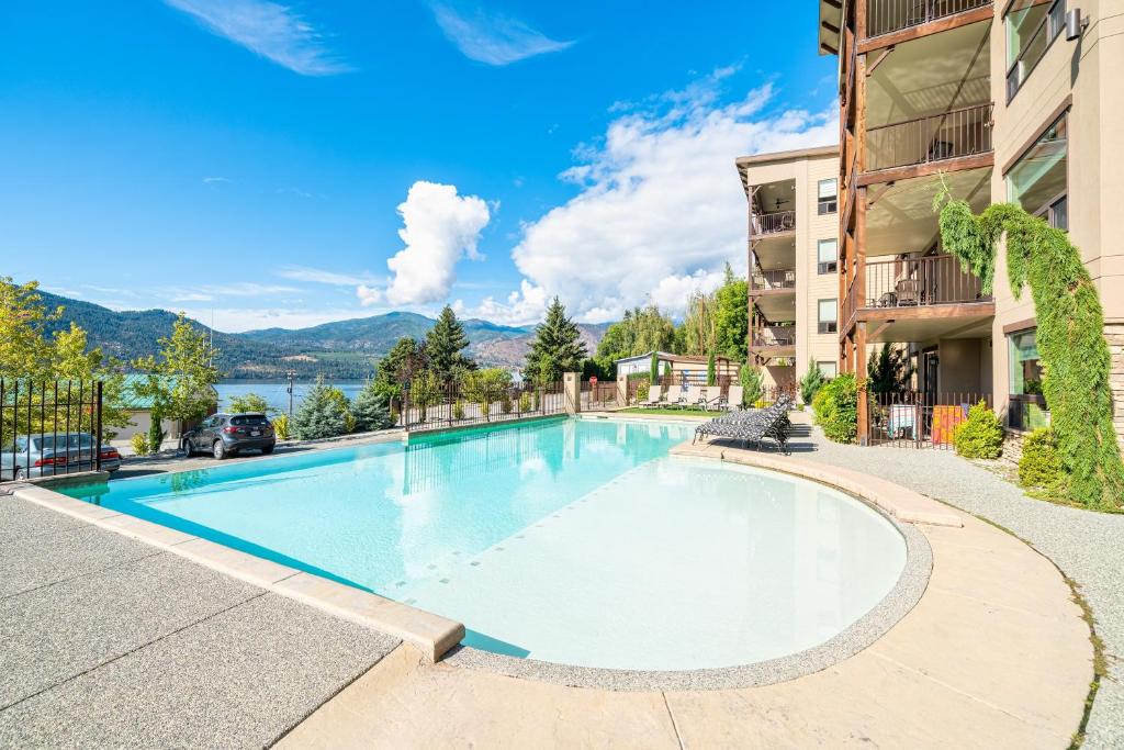 Marina's Edge Condo walk to restaurants and wineries condo, Manson