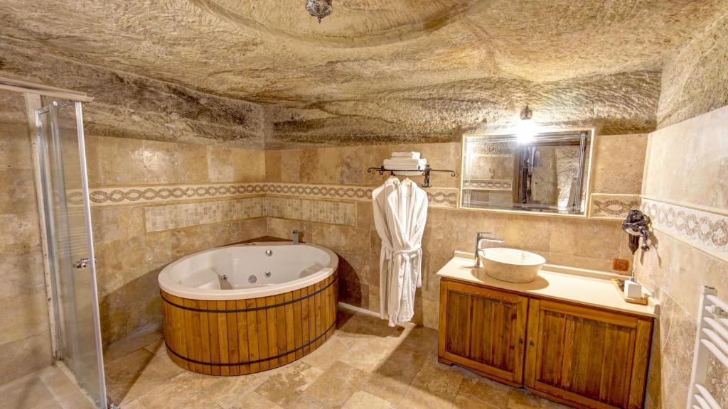 Chelebi Cave House - 3