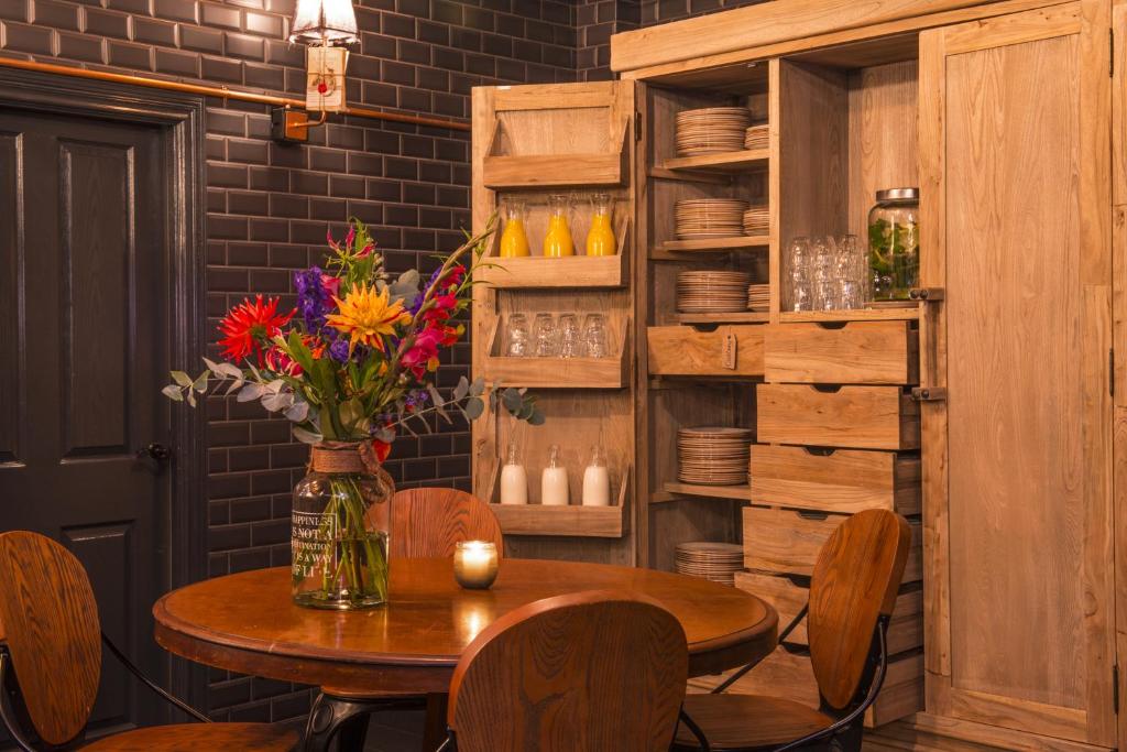 Max Brown Hotel Canal District, part of Sircle Collection - Resim 17