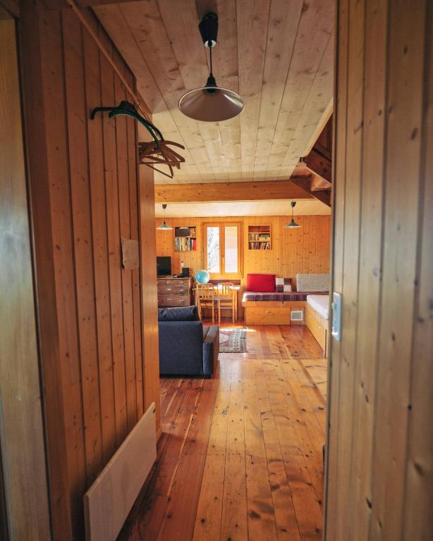 Posezení v ubytování Chalet les Mésanges - Salvan
