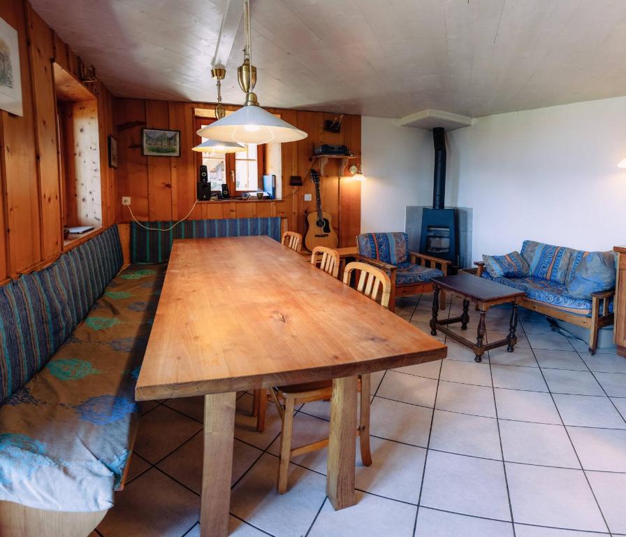 Posezení v ubytování Chalet les Mésanges - Salvan