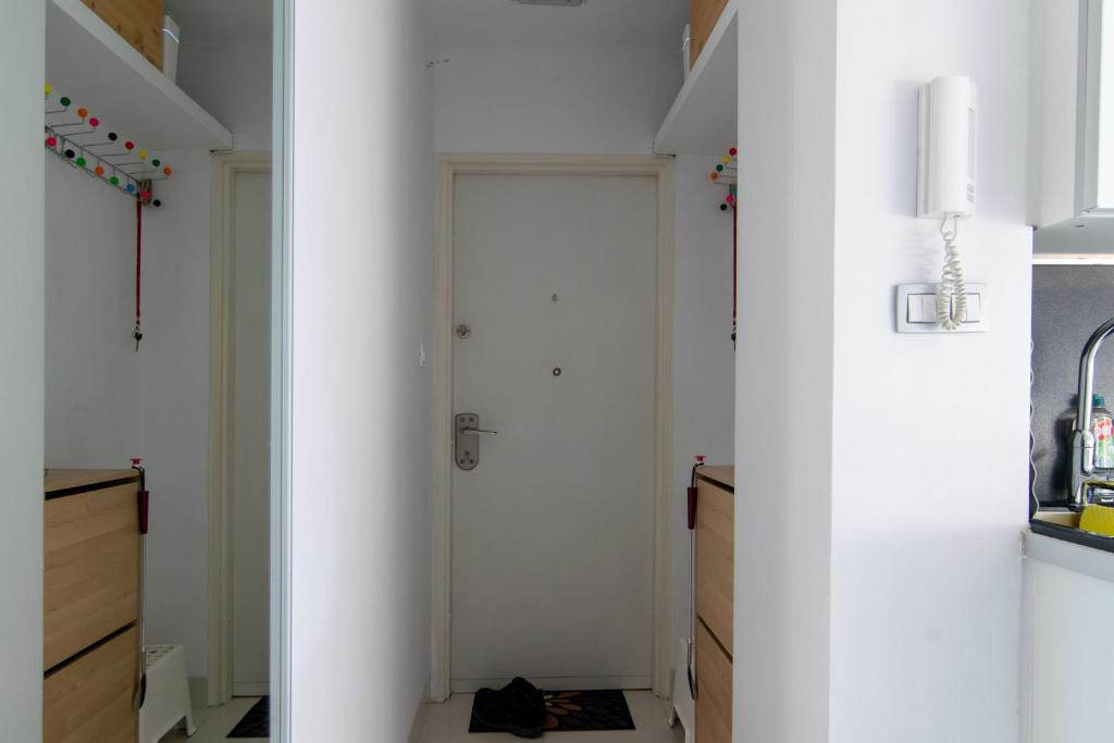 Kuchyňa alebo kuchynka v ubytovaní W sercu Powiśla, Balkon, Klimatyzacja, WiFi, brak TV