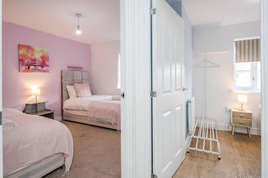 TMS Cheerful 5BDR house! Thurrock! Free Parking! - Maison De Vacances